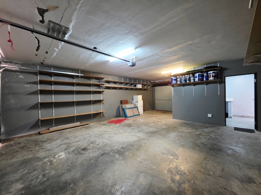 5 Bedroom Property for Sale in Langenhovenpark Free State